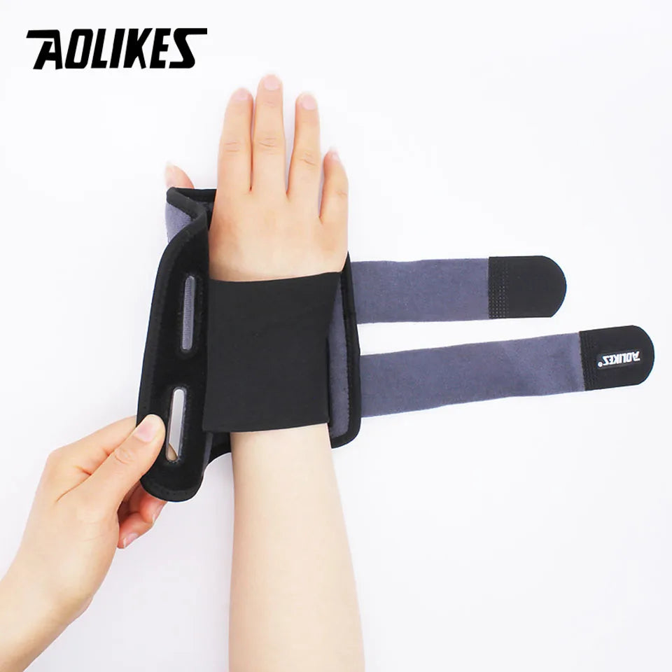 Adjustable Wrist Fitted Stabilizer Splint Carpal Tunnel Hand Compression Support Wrap for Wrist Injuries Pain Relief